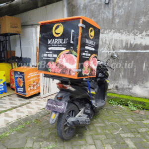 Box delivery motor fiberglass untuk frozen food dan cold chain dengan branding logo perusahaan — foto 26