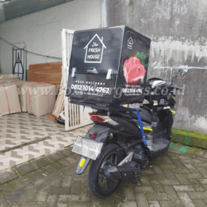 Box delivery motor fiberglass untuk frozen food dan cold chain dengan branding logo perusahaan — foto 31
