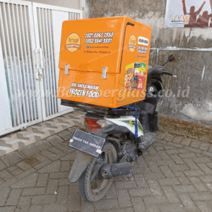 Box delivery motor fiberglass untuk frozen food dan cold chain dengan branding logo perusahaan — foto 6