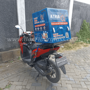 Box delivery motor fiberglass untuk distribusi consumer goods dengan branding logo perusahaan — foto 8
